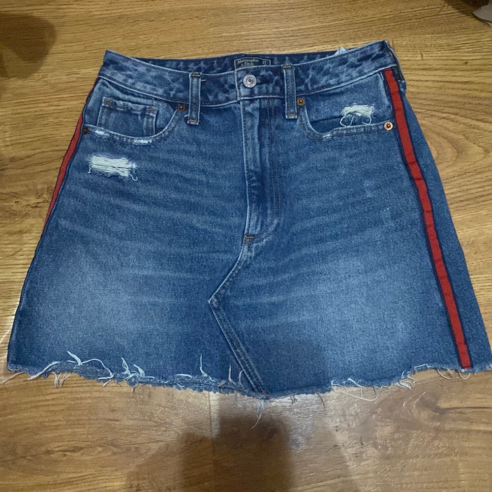 Abercrombie and Fitch, natural rise, vintage jean skirt. Size 27/4. 100% cotton.